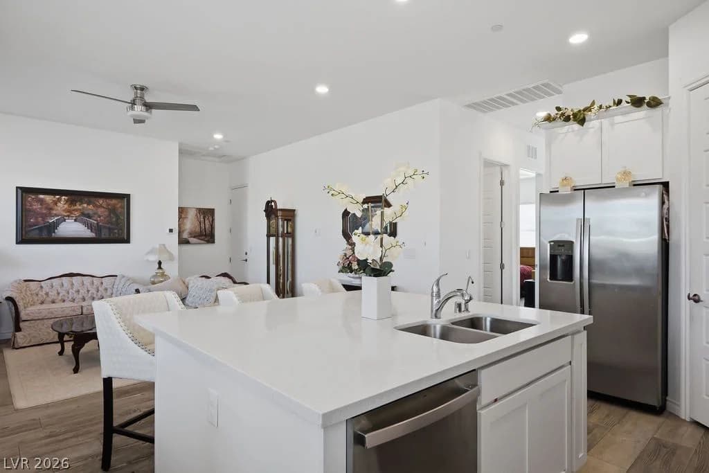 794 Charming Holly Street photo 3