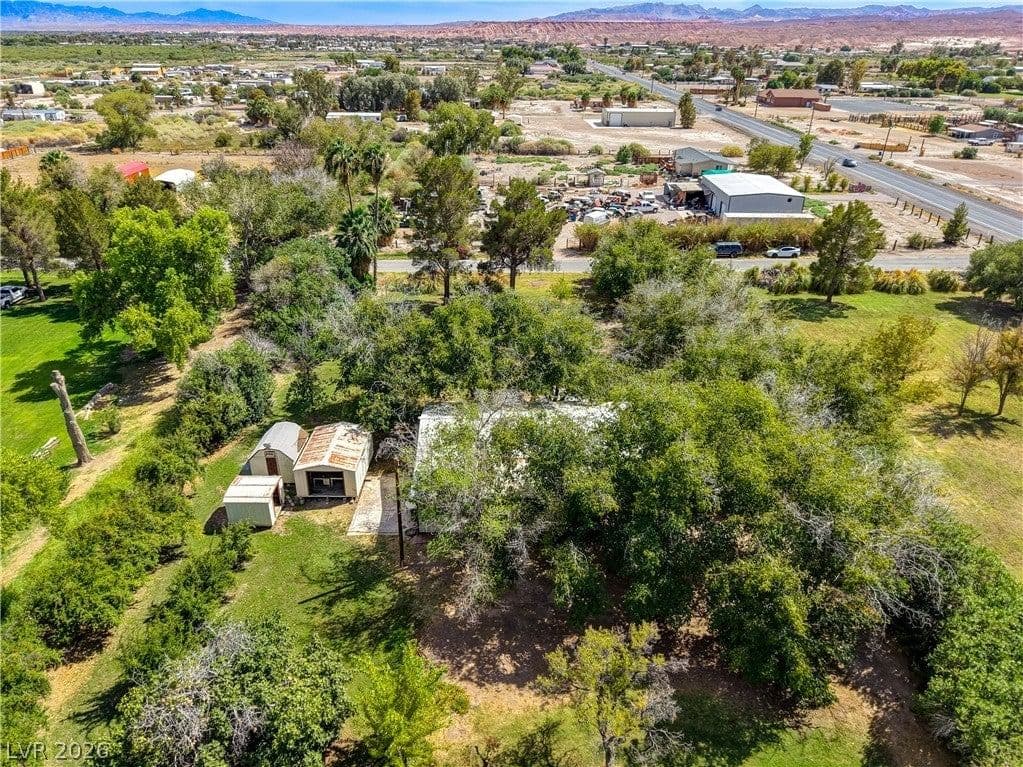 660 Scott Avenue photo 4