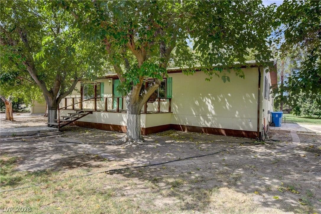 660 Scott Avenue photo 5