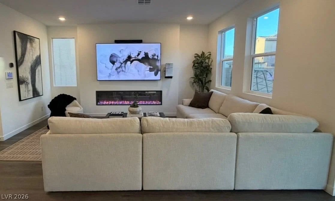 862 Camargo Street photo 4