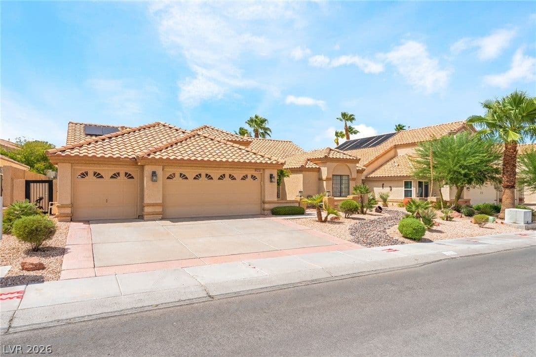 2305 Bear Valley Street photo 4