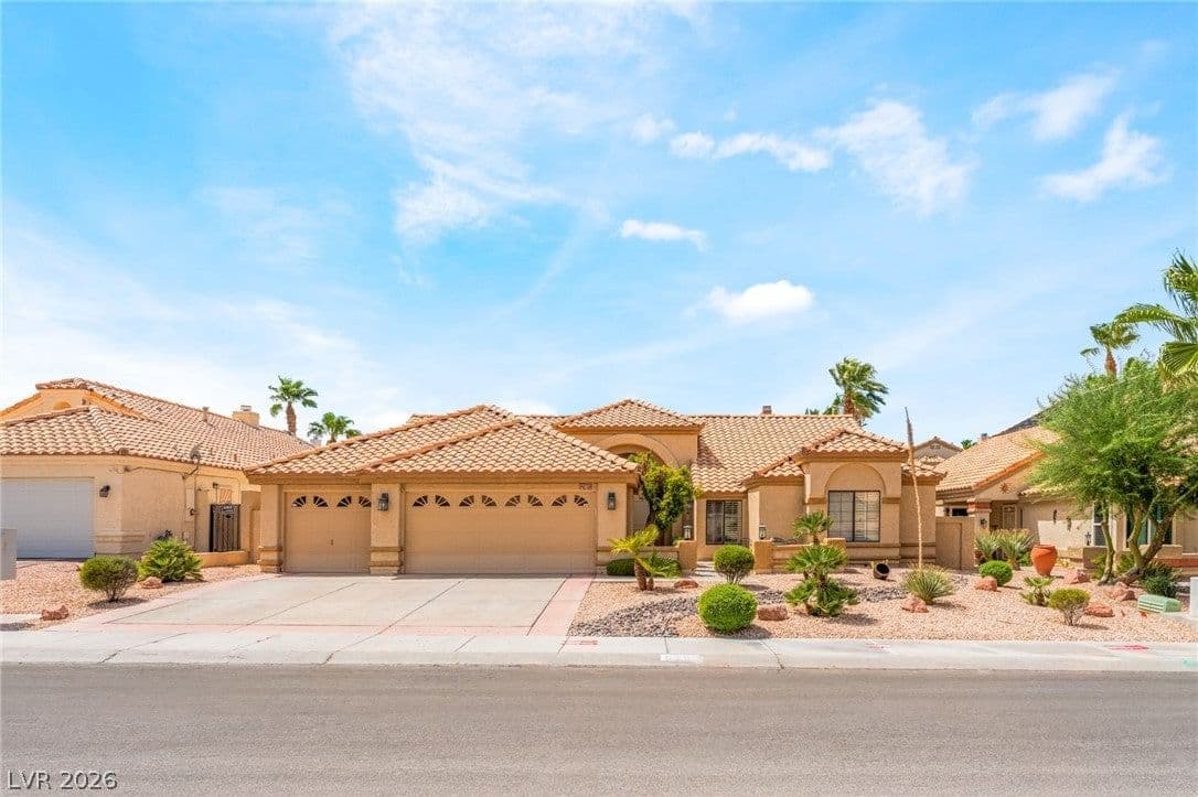 2305 Bear Valley Street photo 2