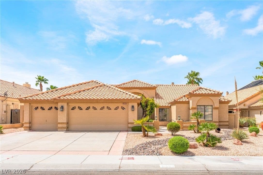 2305 Bear Valley Street photo 3