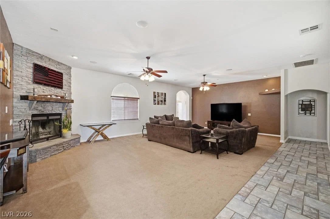 3890 Oakleaf Avenue photo 5