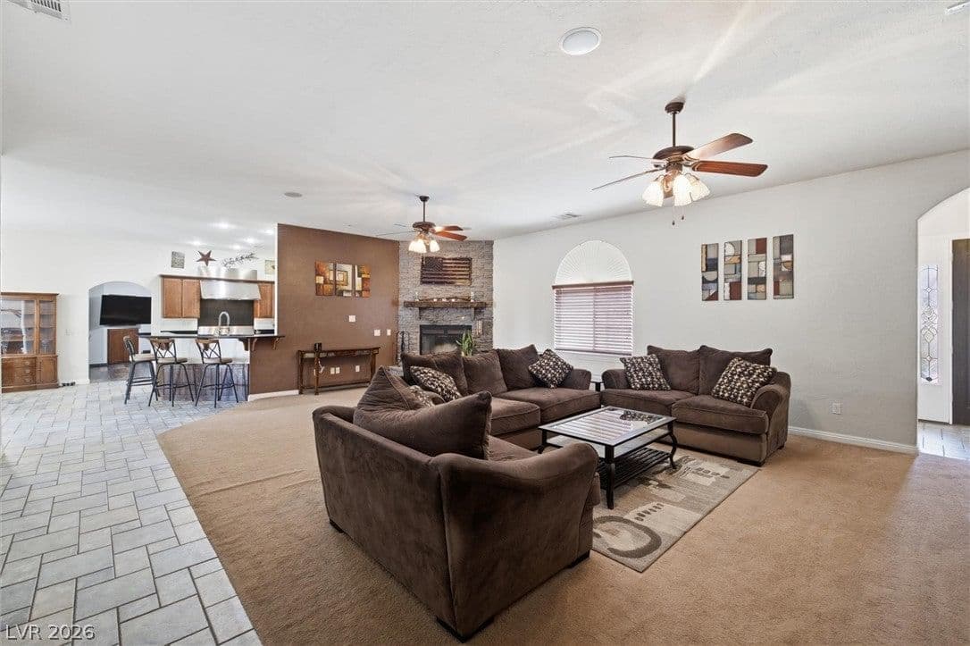 3890 Oakleaf Avenue photo 2