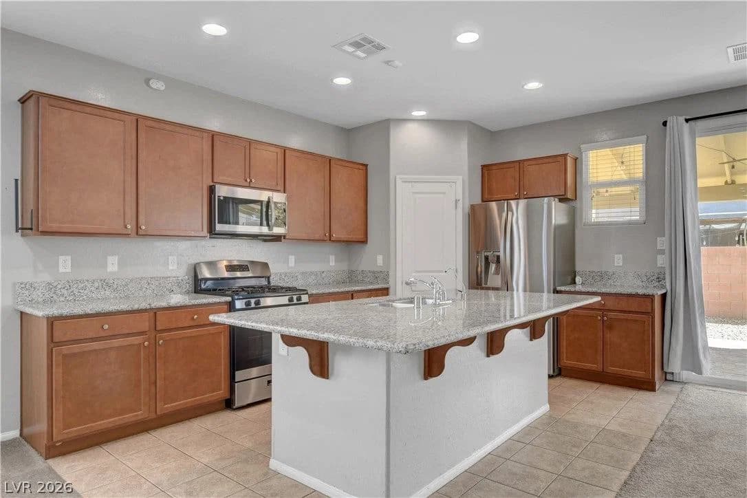 2107 Saybrook Avenue photo 4