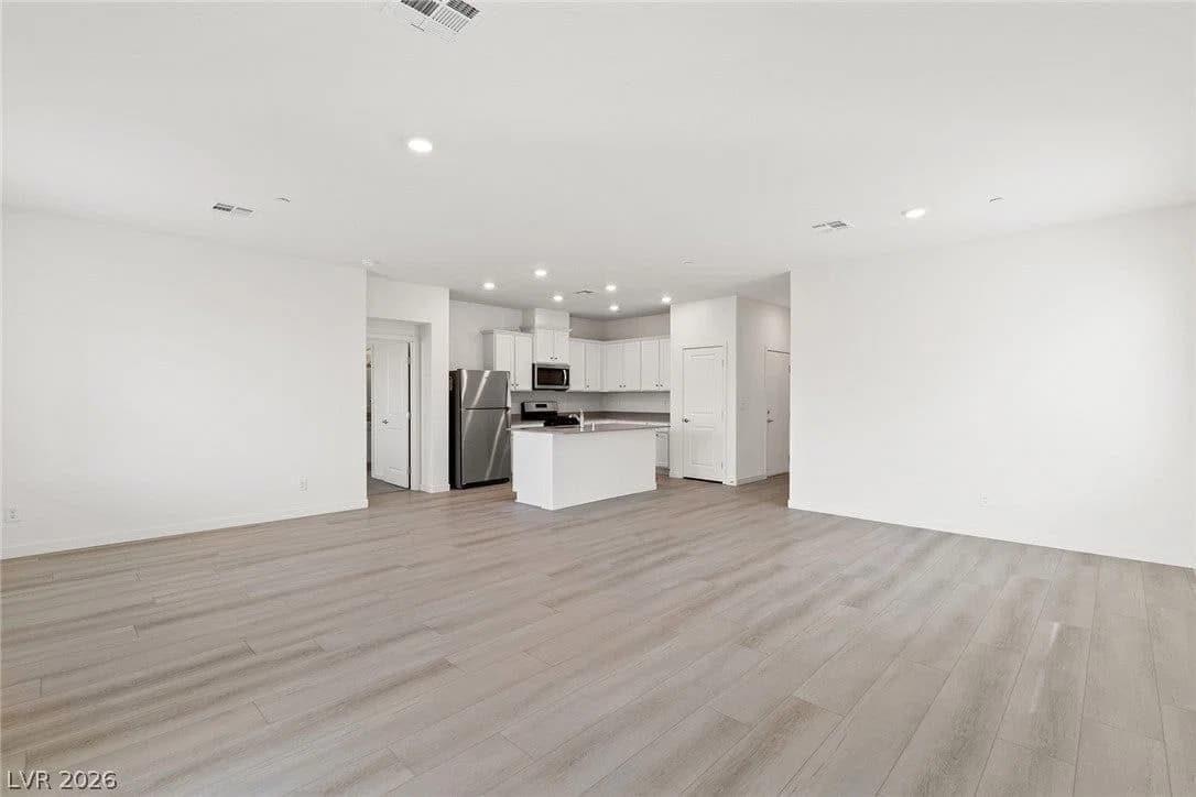 2754 Avril Point Street photo 4