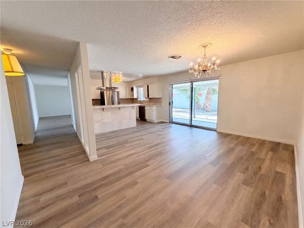 1483 Pawnee Drive photo 3