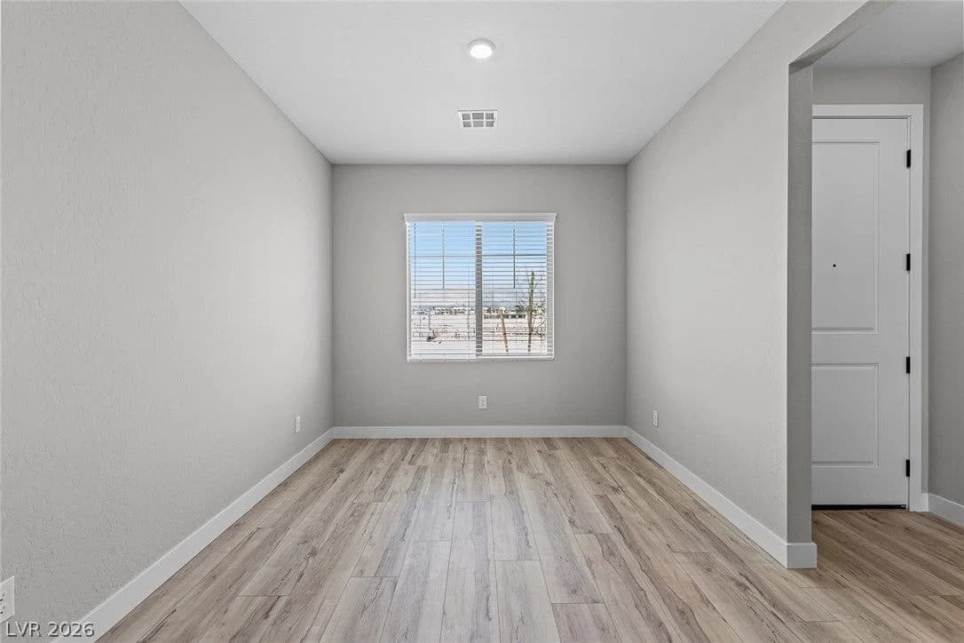 3228 Lunar Crater Street photo 2