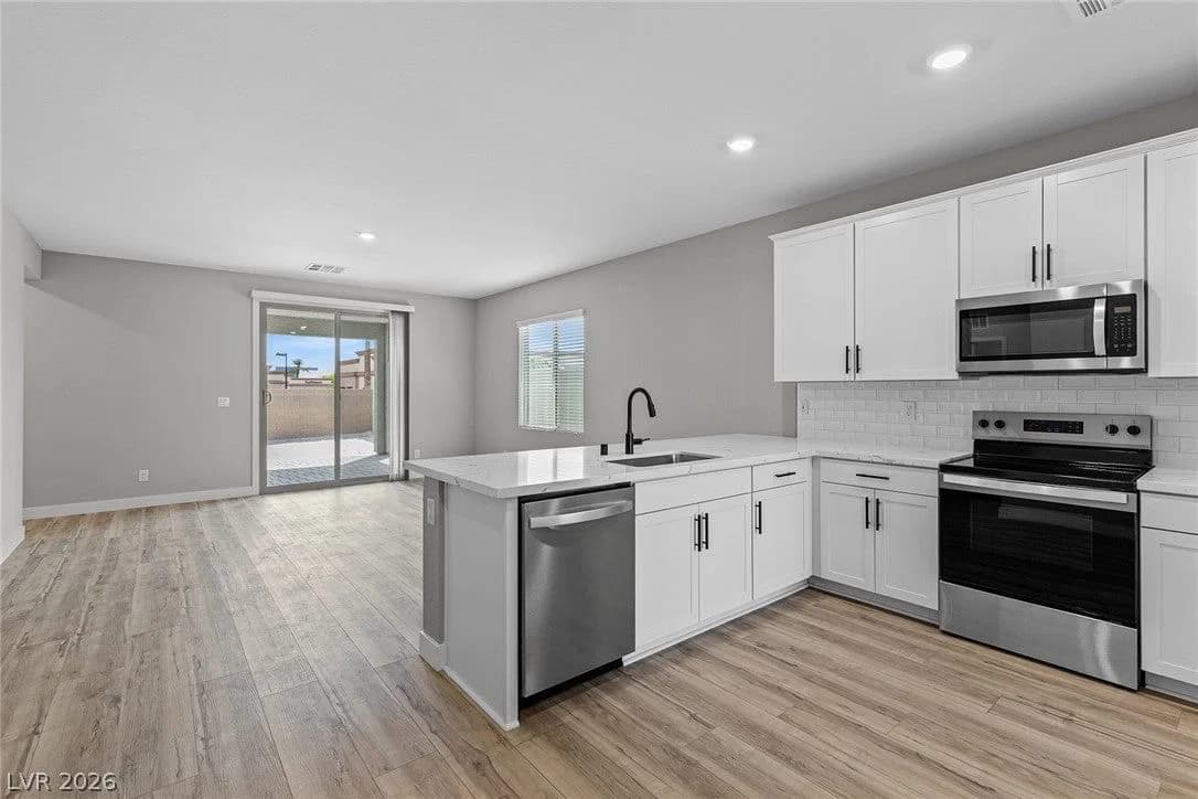 3228 Lunar Crater Street photo 5