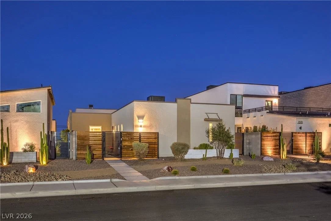 1327 8th Street photo 2