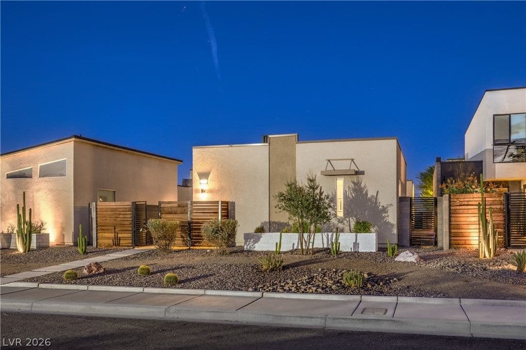 1327 8th Street photo 3