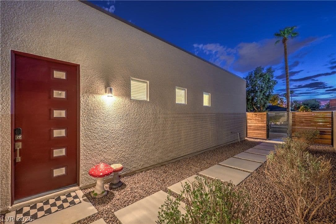 1327 8th Street photo 5