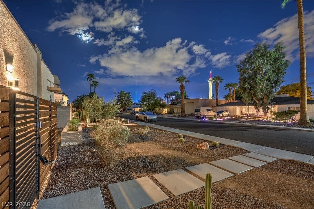 1327 8th Street photo 4