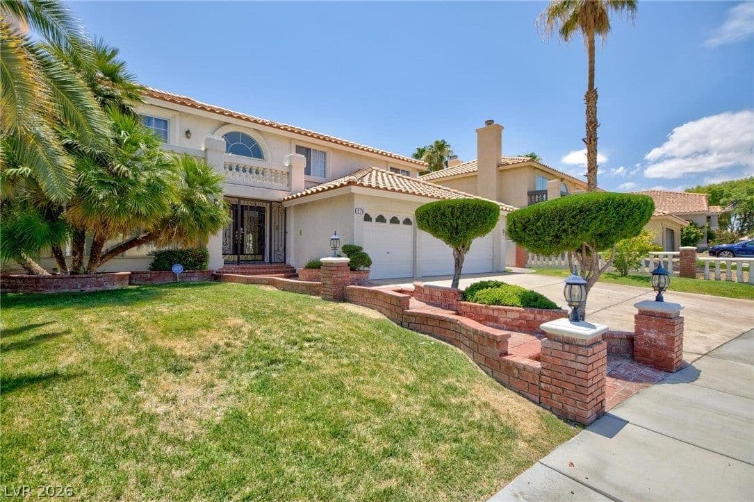 276 Helmsdale Drive photo 3
