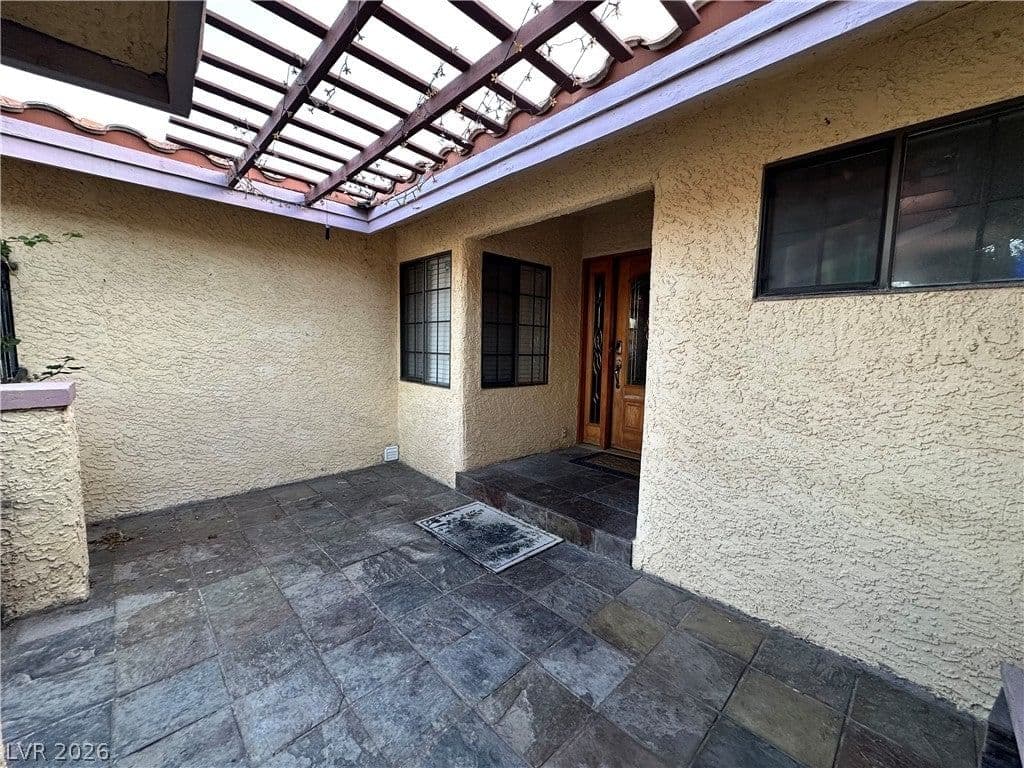 3811 Leisure Lane photo 5