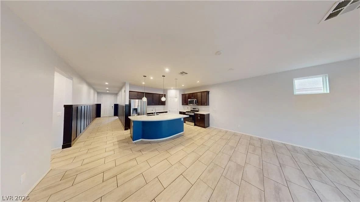 6940 Unicorn Street photo 2