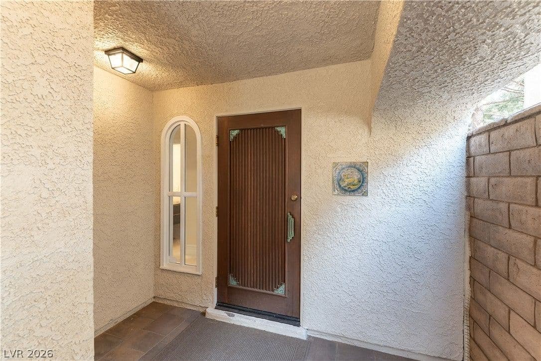 2845 QUEENS COURTYARD Drive photo 3