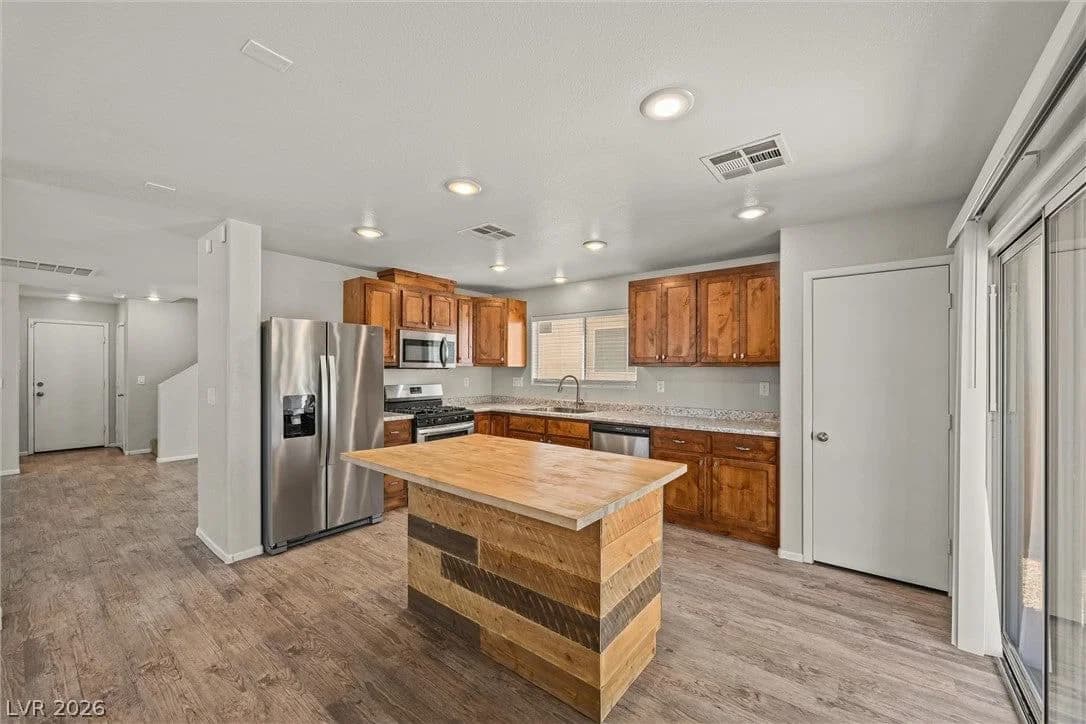 5304 Country Retreat Court photo 2