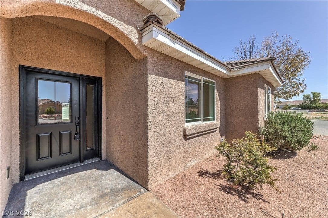 478 Hank Circle photo 4