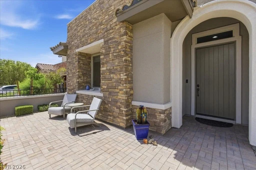 369 Molinetto Street photo 4