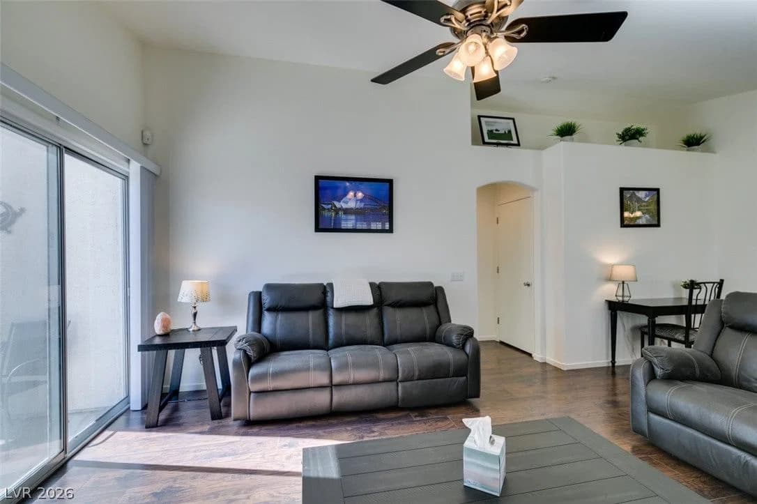 3380 Wayward Court photo 4