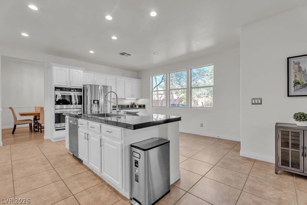 8221 Glistening Rush Street photo 2