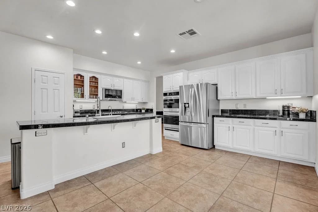 8221 Glistening Rush Street photo 3