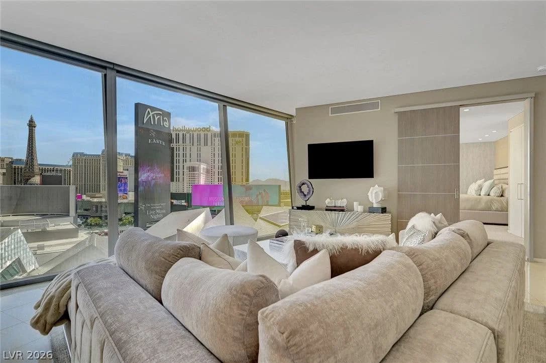 3722 Las Vegas Boulevard photo 5