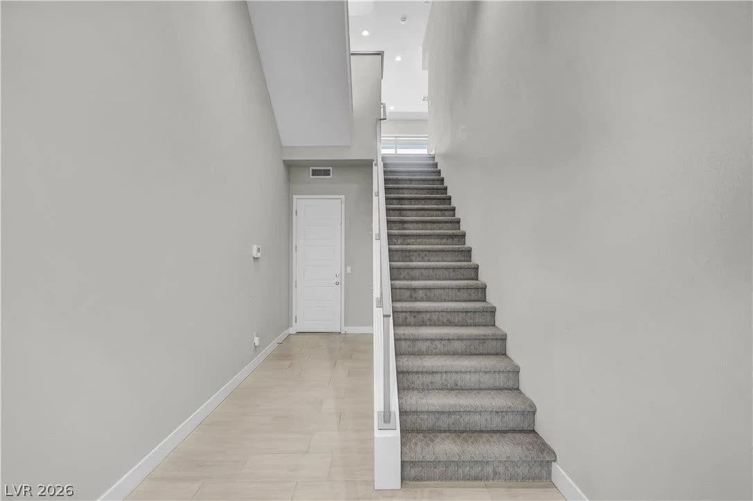 1253 Cloud Tower Street photo 2