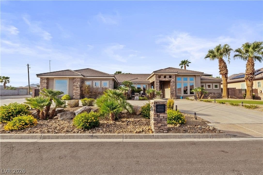 201 Delamar Drive photo 2
