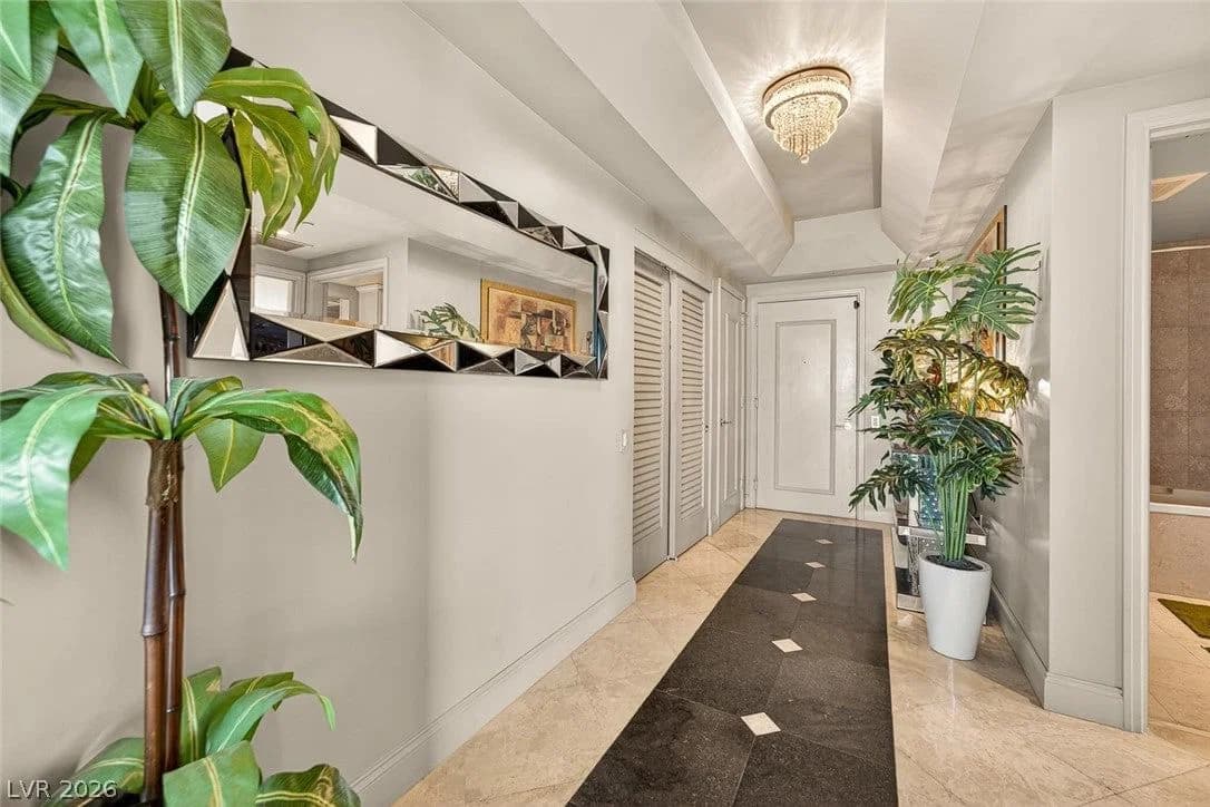 322 Karen Avenue photo 2