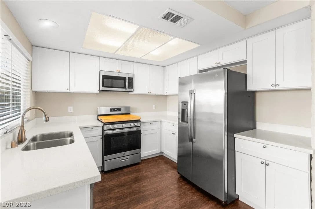 2503 Siesta Avenue photo 4
