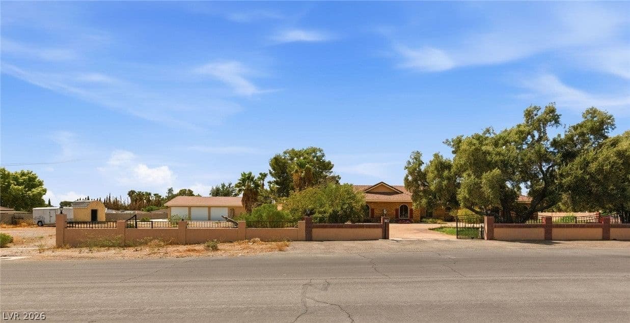 8385 La Madre Way photo 3