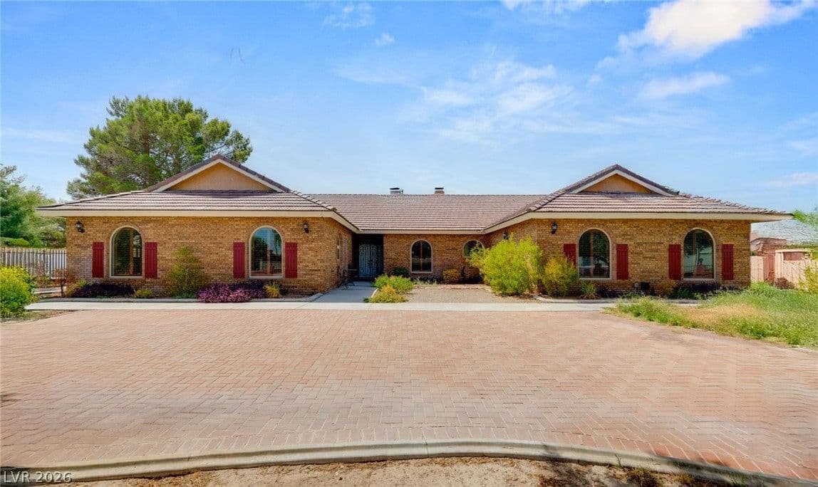 8385 La Madre Way photo 4