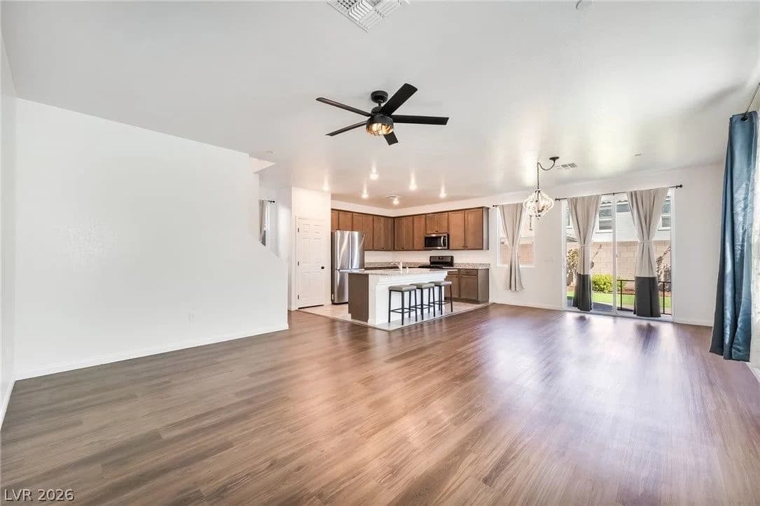 9336 Langley Avenue photo 4