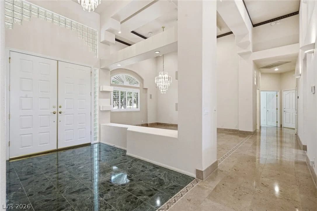 2212 Chatsworth Court photo 4