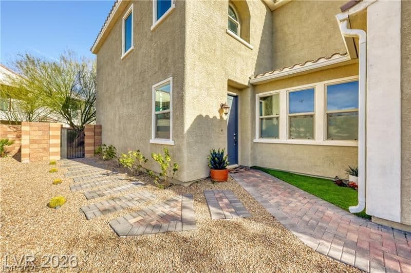 492 Norcia Place photo 2