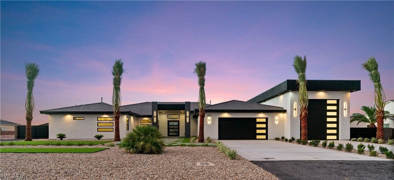 470 Paradise Hills Drive