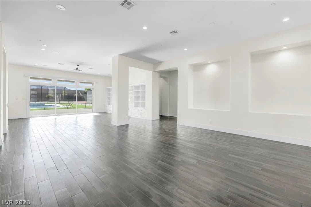 1121 Du Fort Hills Court photo 4