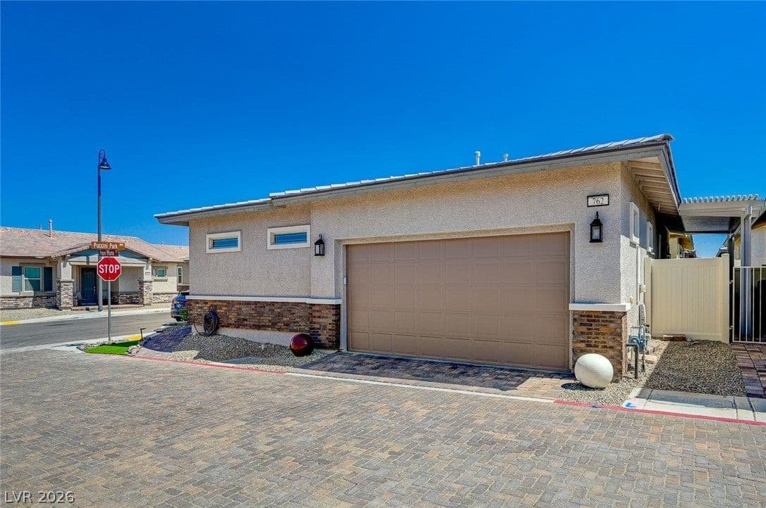 762 Praire Plume Street photo 3