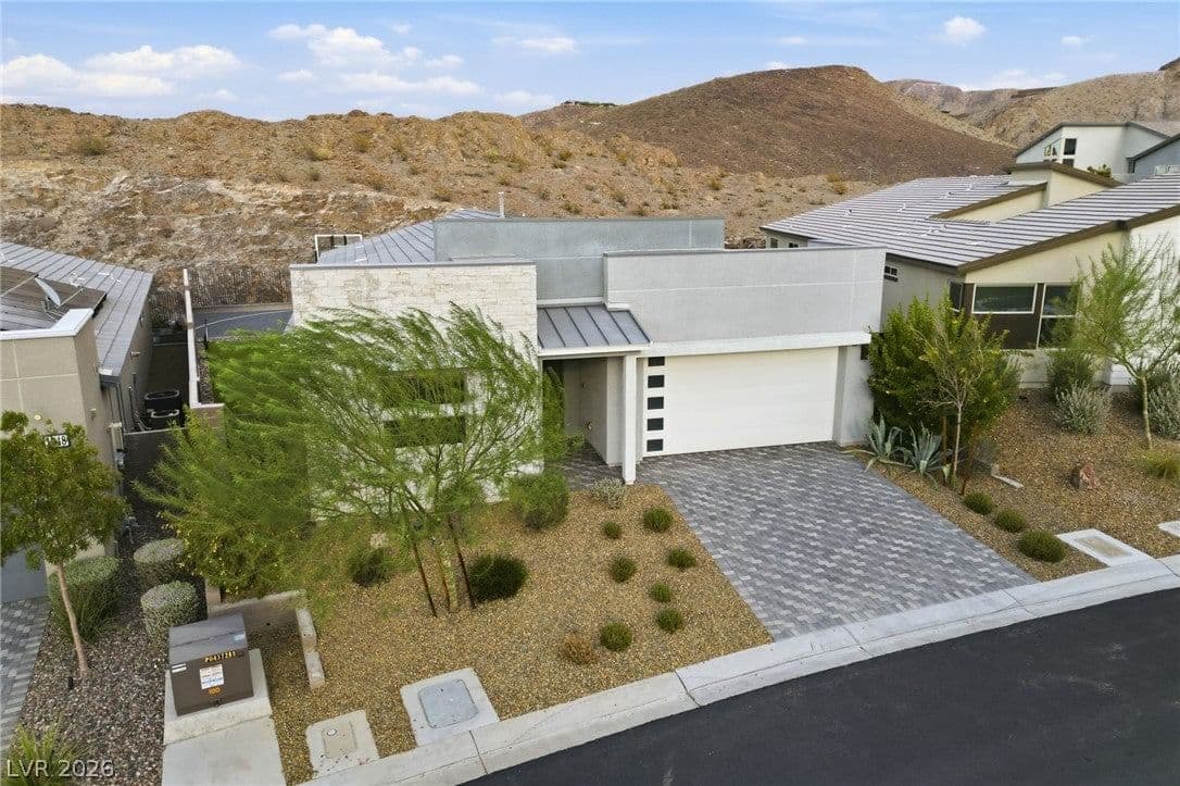 1944 Regal Bluff Drive photo 2