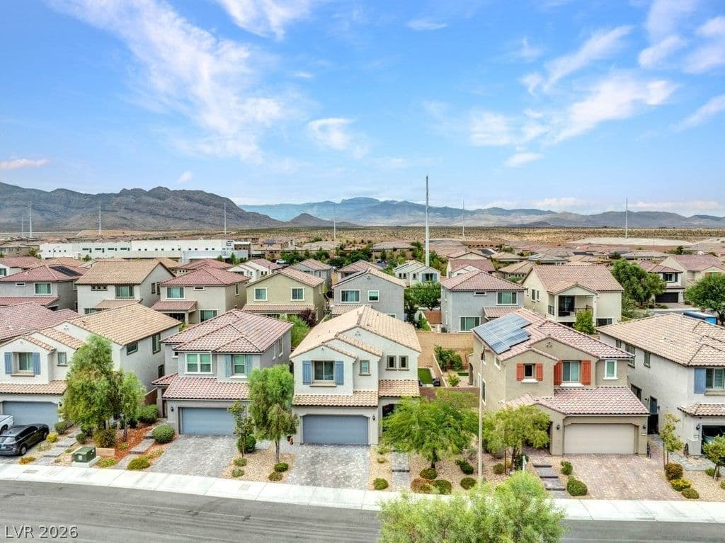 8123 Skye Chalet Street photo 4