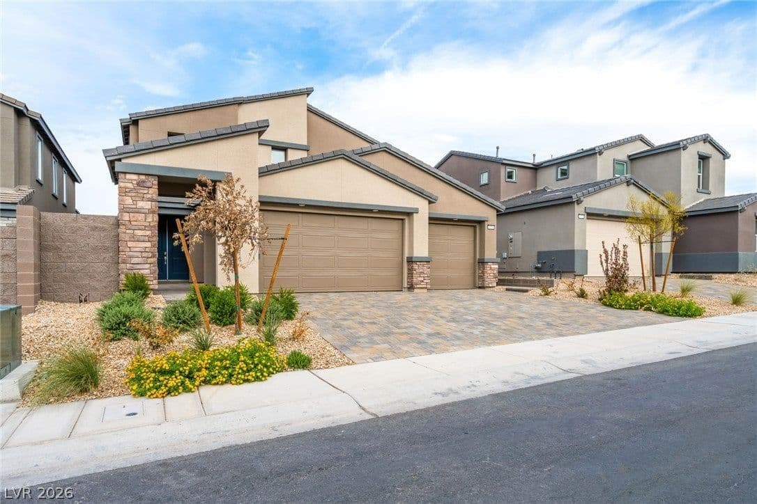 1514 Capri Cascades Court photo 2