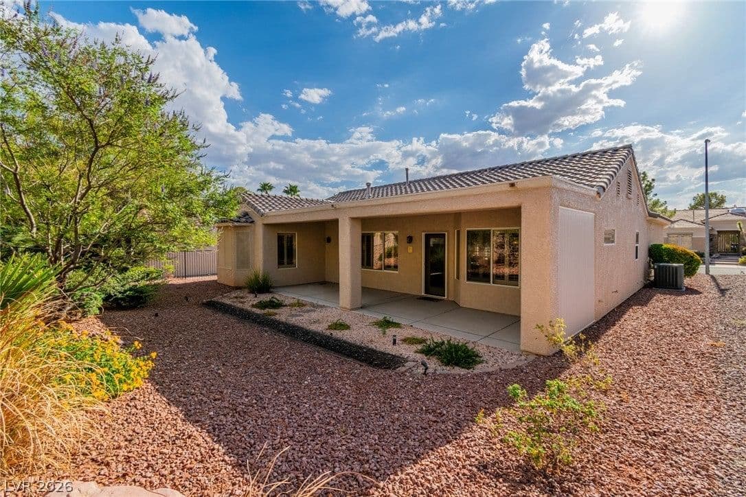 1668 Sebring Hills Drive photo 4