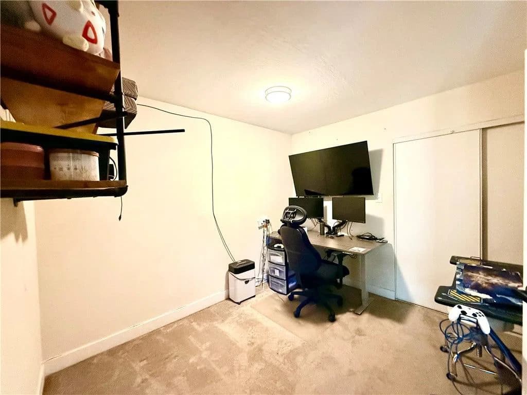 1101 Tamerack Avenue photo 4