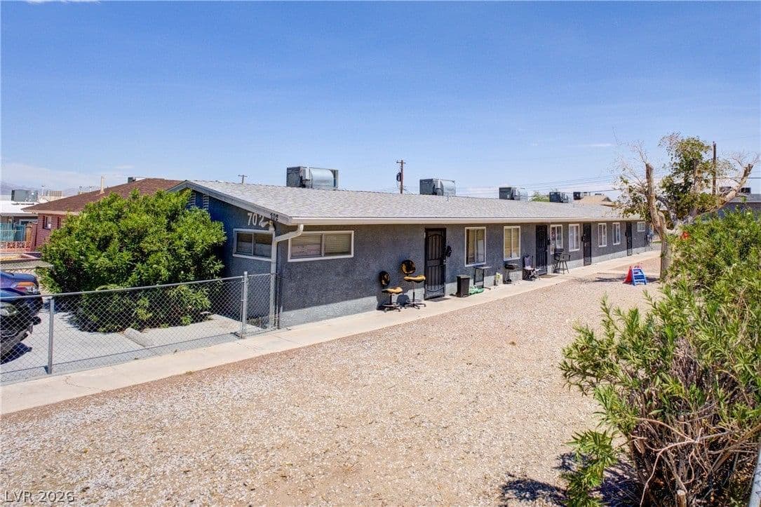 702 10th Street photo 3