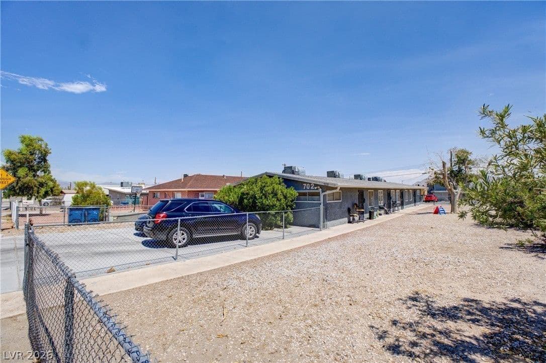 702 10th Street photo 5