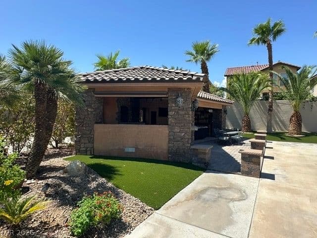 8175 Arville Street photo 4