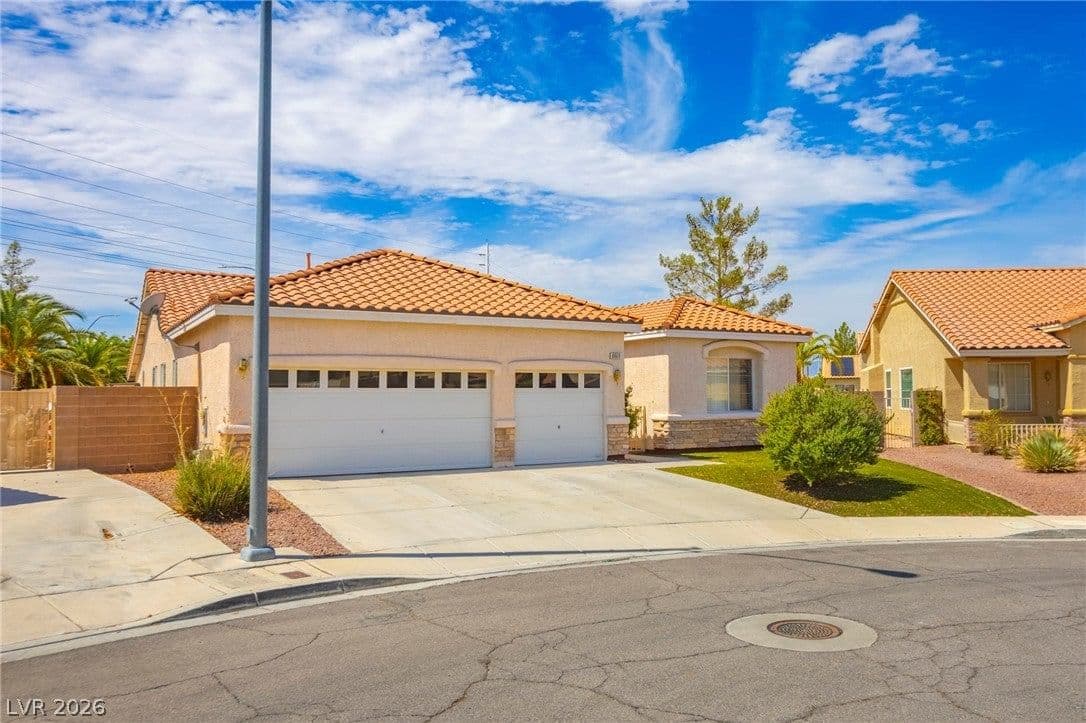 8869 Pheasant Valley Way photo 2